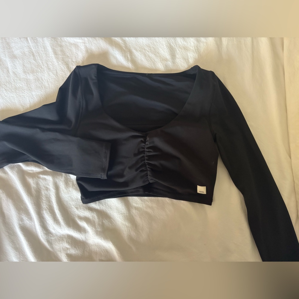 Vuori Black Long Sleeve Crop Top